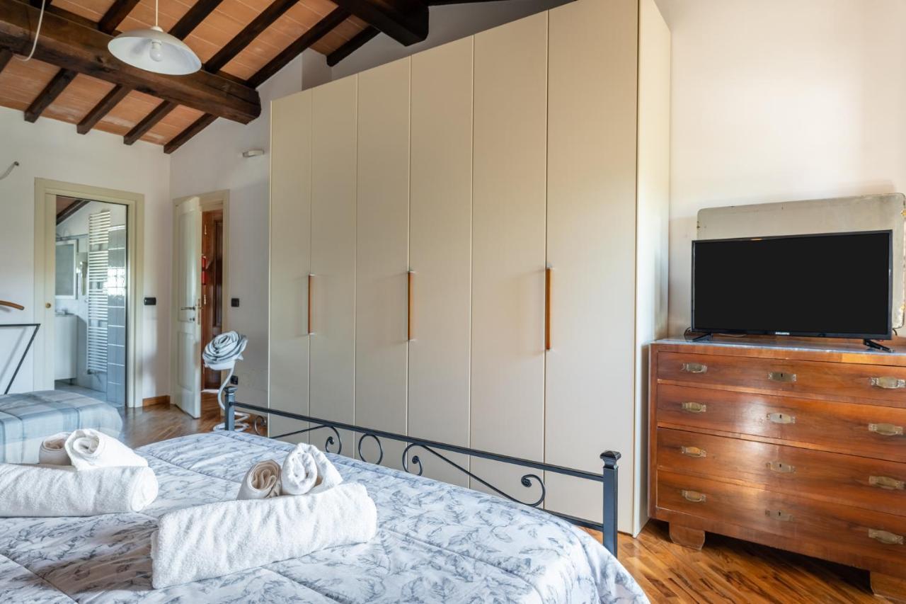 Casa Vecchia Rooms And Parking Gambassi Terme Kültér fotó