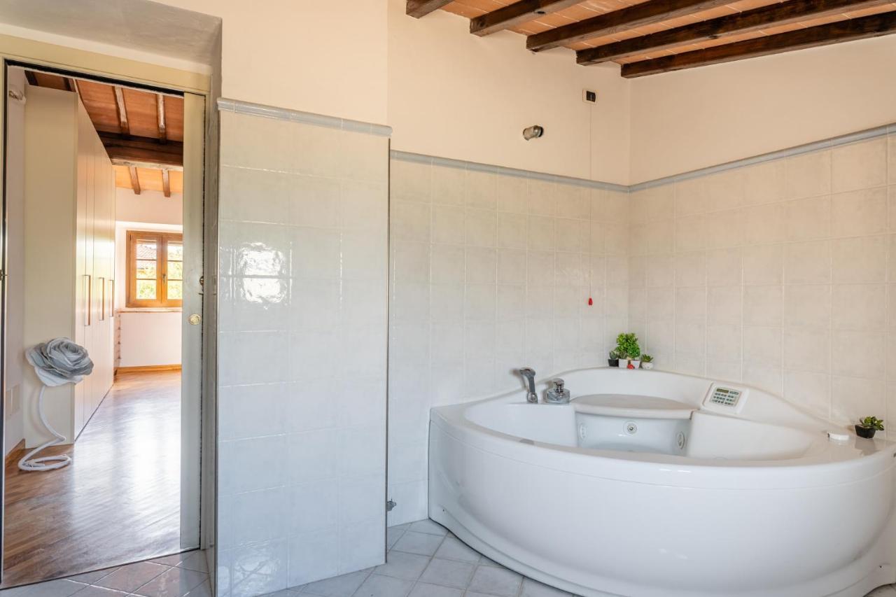 Casa Vecchia Rooms And Parking Gambassi Terme Kültér fotó