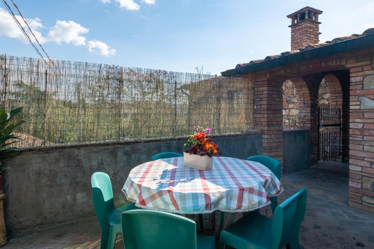 Casa Vecchia Rooms And Parking Gambassi Terme Kültér fotó